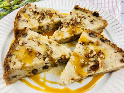Slow Cooker Cinnamon Pecan Dump Cake