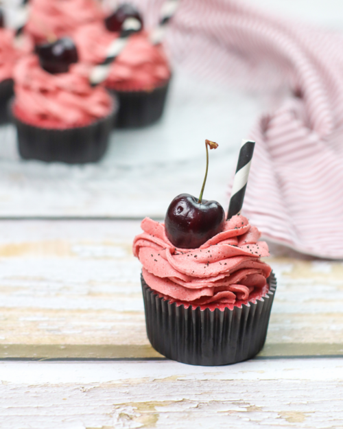 Black Cherry Cupcakes Black Cherry Cupcakes