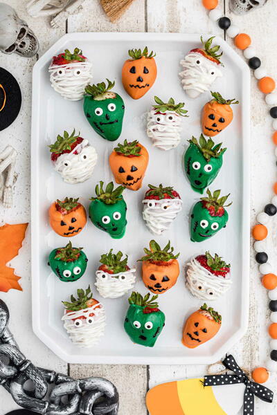 Halloween Chocolate Covered Strawberries Halloween Chocolate Covered Strawberries