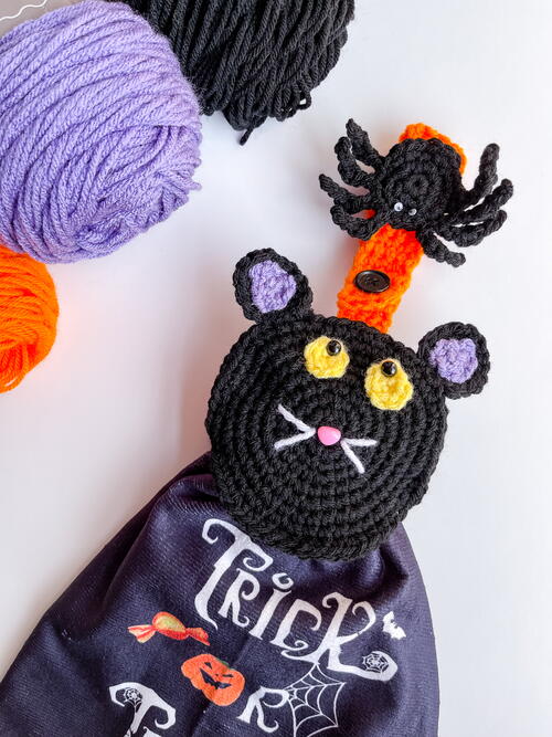 Black Cat Spider Towel Topper Black Cat & Spider Towel Topper