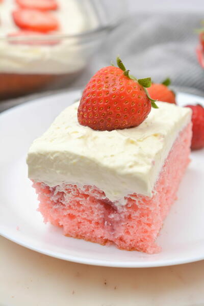 Fresh Strawberry Poke Cake Fresh Strawberry Poke Cake
