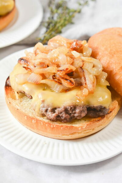 Burger With Caramelized Onions Burger With Caramelized Onions