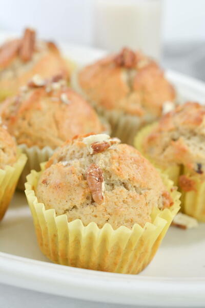 Cinnamon Muffins With Pecans Cinnamon Muffins With Pecans