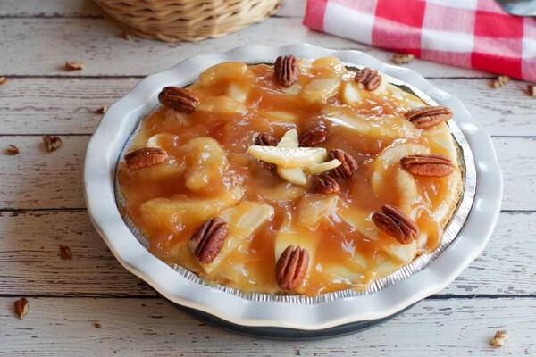 Caramel Apple Cheesecake Pie