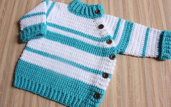 Pullover Round Neck Buttoned Sweater Pullover Round Neck Buttoned Sweater