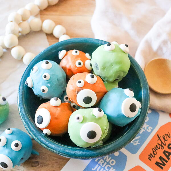 Fun Halloween Oreo Balls Fun Halloween Oreo Balls