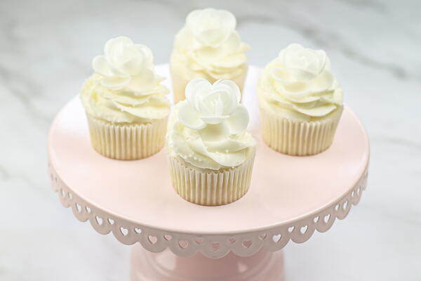 White Wedding Cake Cupcakes