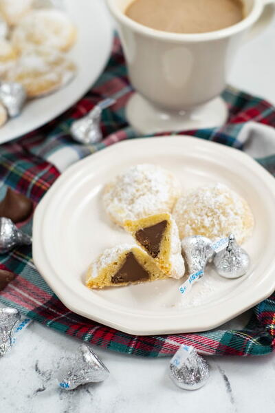 Sugar Cookies With Hershey Kisses Sugar Cookies With Hershey Kisses