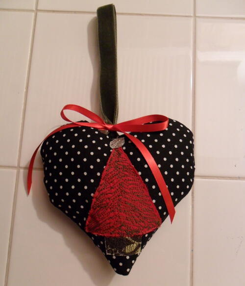 Free Motion Christmas Ornament Free Motion Christmas Ornament