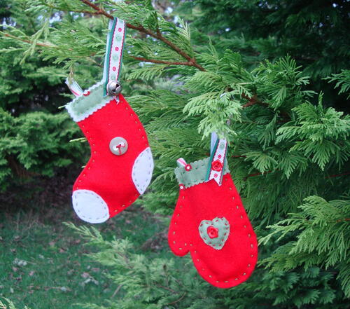Stockings and Mitts Applique Ornaments Stockings and Mitts Applique Ornaments