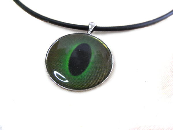 Bewitching Cats Eye Pendant Bewitching Cat's Eye Pendant