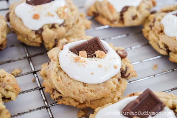 Smores Cookies crumbl Copycat S'mores Cookies (crumbl Copycat)