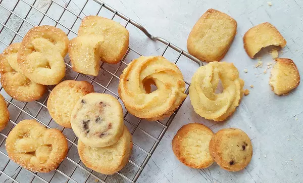 Assorted Danish Butter Cookies one Dough 5 Variations Assorted Danish Butter Cookies (one Dough 5 Variations)