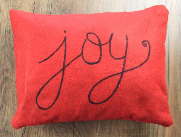Darling DIY Christmas Pillows in 30 Minutes - finished