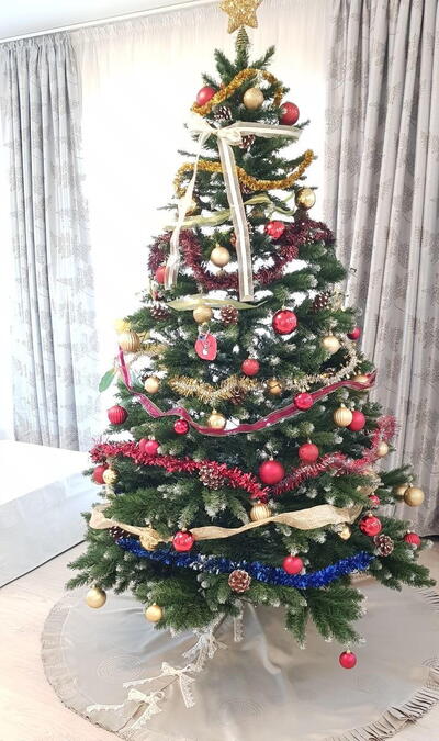 DIY Elegantly Rustic Tree Skirt DIY Elegantly Rustic Tree Skirt