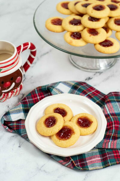 Strawberry Jam Cookies thumbprints Strawberry Jam Cookies (thumbprints)