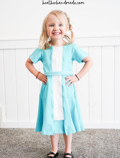 Easy DIY Elsa Dress Easy DIY Elsa Dress