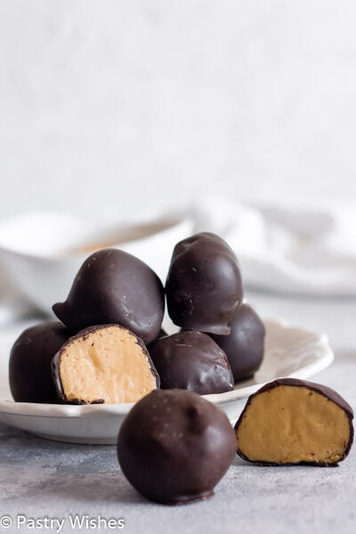Old Fashioned Peanut Butter Balls Old Fashioned Peanut Butter Balls