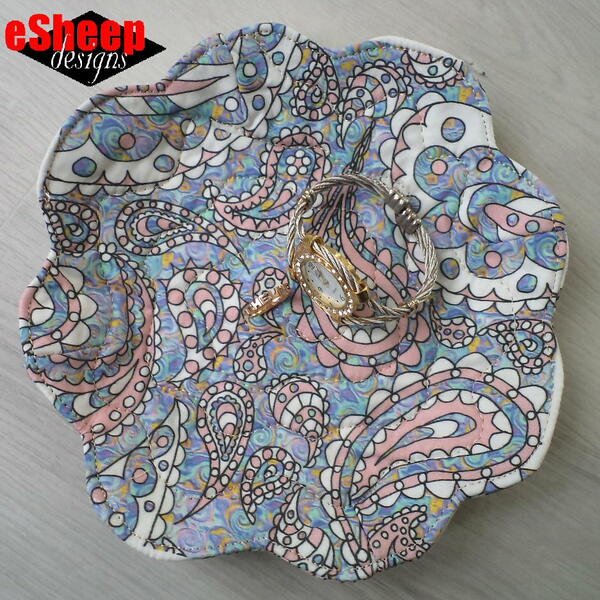 Quilted Fabric Plate Quilted Fabric Plate