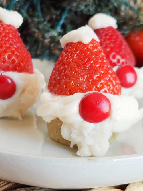 Christmas Gnome Cookie Cups Christmas Gnome Cookie Cups