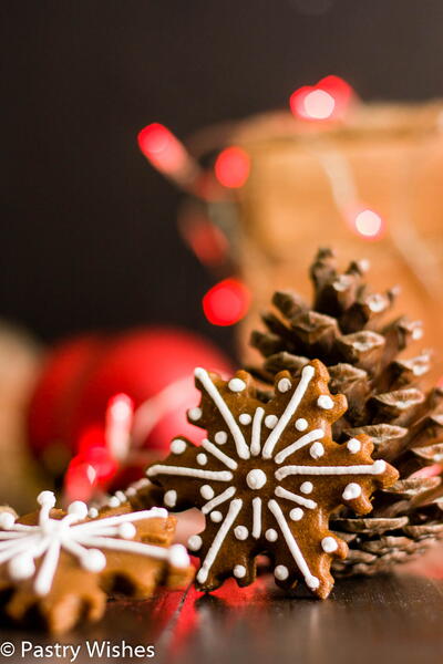 Snowflake Gingerbread Cookies Snowflake Gingerbread Cookies