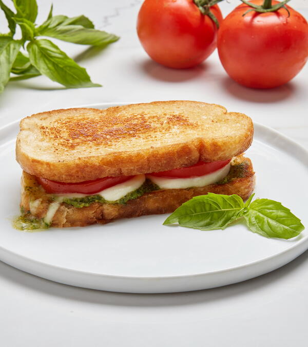 Grilled Pesto and Mozzarella Sandwich Grilled Pesto and Mozzarella Sandwich