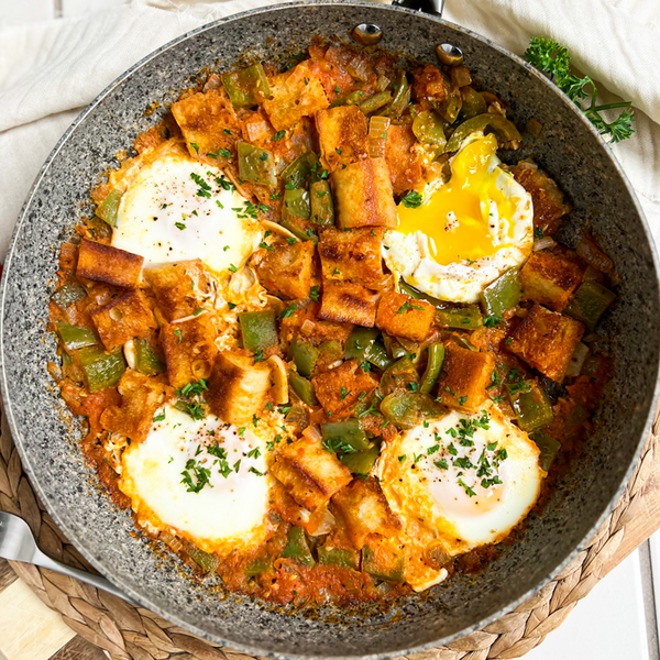 Spanish Egg Bread Skillet One Of Spains Best-kept Recipes Spanish Egg & Bread Skillet | One Of Spain´s Best-kept Recipes