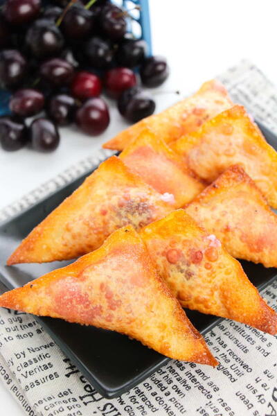 Cherry Cheesecake Dessert Wontons Cherry Cheesecake Dessert Wontons