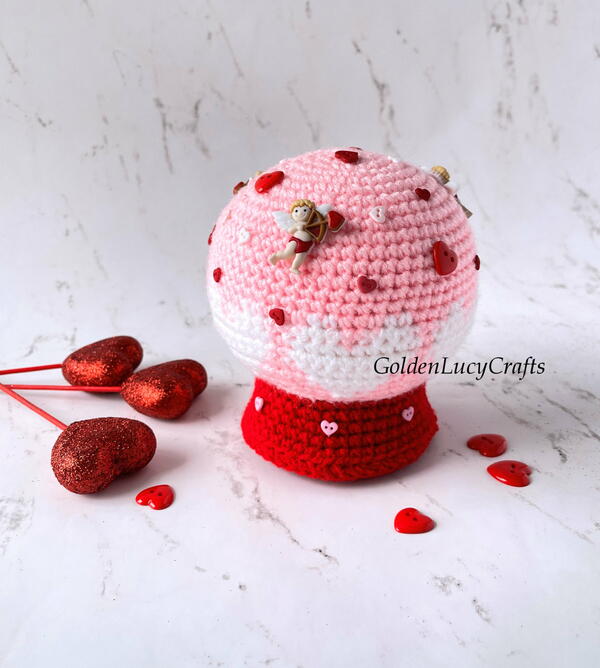 Crochet Valentines Day Snow Globe Crochet Valentine’s Day Snow Globe