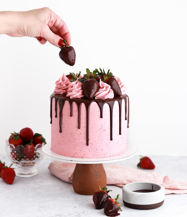 Chocolate Covered Strawberry Cake Chocolate Covered Strawberry Cake