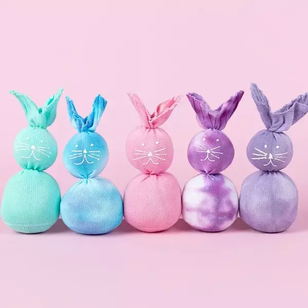 Tie Dye No-Sew Sock Bunnies Tie Dye No-Sew Sock Bunnies