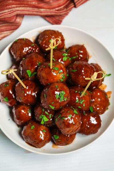 Barbeque Sauce And Grape Jelly Meatballs