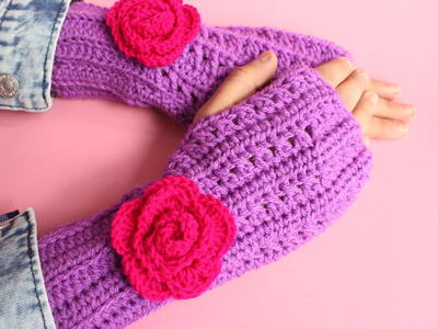 Woman's Beautiful Mittens/super Easy