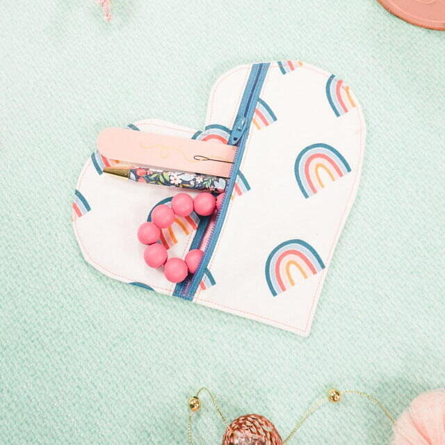 Heart Zipper Pouch Tutorial Heart Zipper Pouch Tutorial