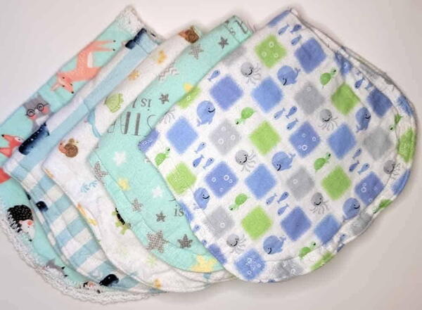 Simple and Stylish Baby Burp Cloths Simple and Stylish Baby Burp Cloths