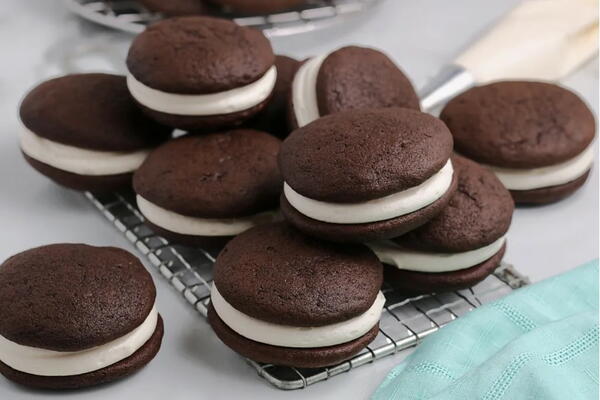 How To Make Delicious Whoopie Pie Cookies How To Make Delicious Whoopie Pie Cookies