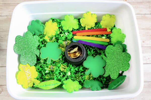 St Patricks Day Sensory Bin St. Patrick's Day Sensory Bin