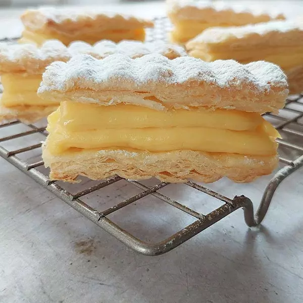 Easy Vanilla Custard Slice without Eggs Easy Vanilla Custard Slice (without Eggs)