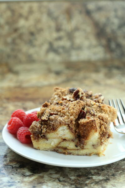 Cinnamon Roll French Toast Bake With Streusel Topping