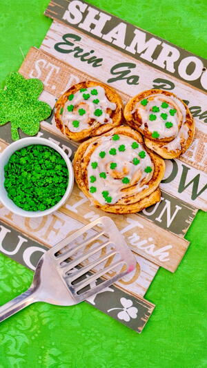 Mickey Cinnamon Rolls For St Patricks Day Mickey Cinnamon Rolls For St. Patrick’s Day