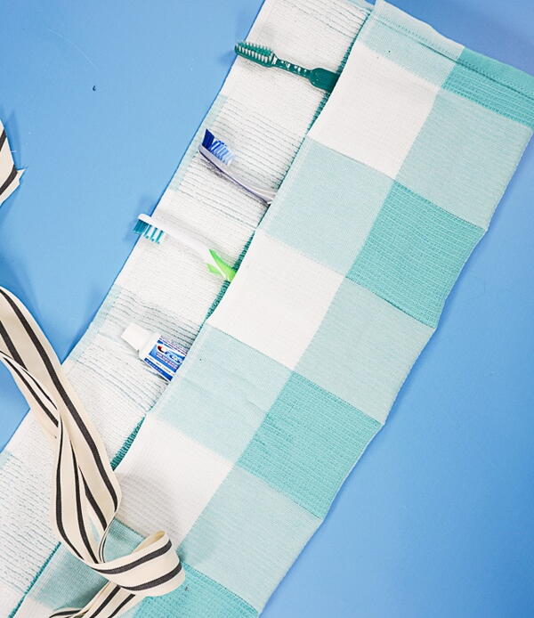 DIY Travel Toothbrush Roll Bag DIY Travel Toothbrush Roll Bag