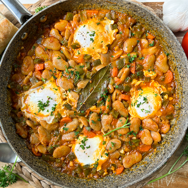 Spanish Butter Beans With Eggs Hearty Delicious One-pan Recipe Spanish Butter Beans With Eggs | Hearty & Delicious One-pan Recipe