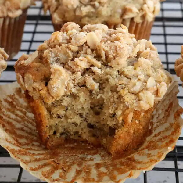 Banana Oatmeal Muffins Banana Oatmeal Muffins