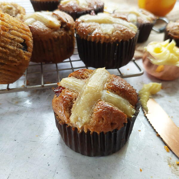 Super Soft Hot Cross Muffins no Yeast Needed Super Soft Hot Cross Muffins (no Yeast Needed)