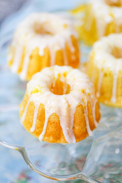 Mini Lemon Bundt Cakes Mini Lemon Bundt Cakes