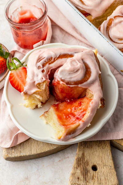 Strawberry Cinnamon Rolls