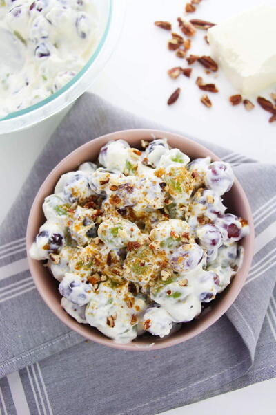 Grape Salad With Yogurt And Pecans Grape Salad With Yogurt And Pecans