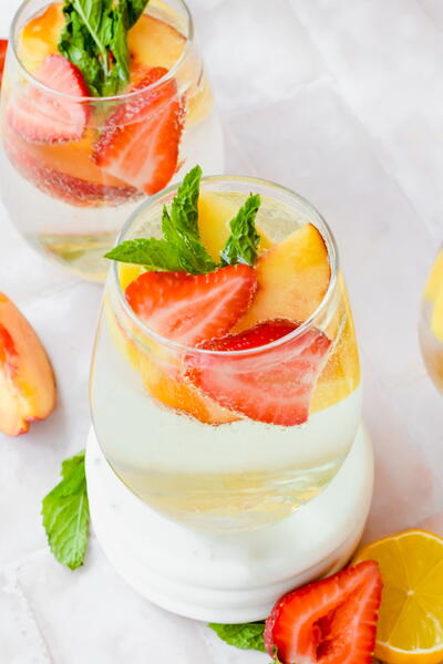 Sparkling Peach Sangria Sparkling Peach Sangria