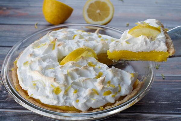 Old Fashioned Lemon Pie