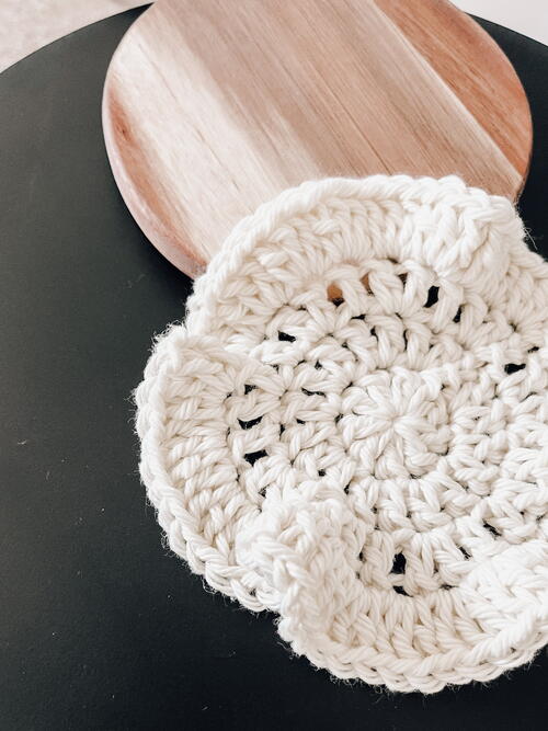 Easy Makeup Remover Pad Crochet Pattern (5 Minute Pattern)